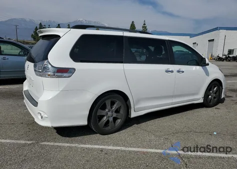 2017 Toyota Sienna Se z USA, uszkodzony, nr VIN 5TDXZ3DC9HS814196